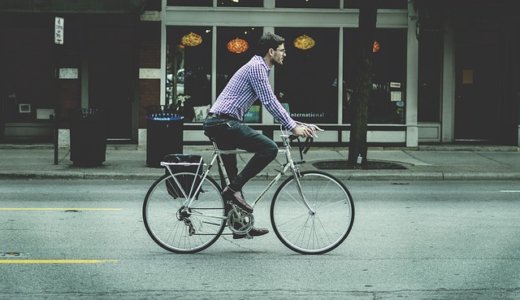 【自転車男逆ギレ】自転車で車を破損させた上にボコ殴り‼︎その一部始終