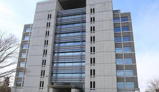 水戸地検検察事務官・高橋泰拡容疑者（42）が電車内で女子高生のスカート内を盗撮して逮捕。フェイスブックと顔画像は。